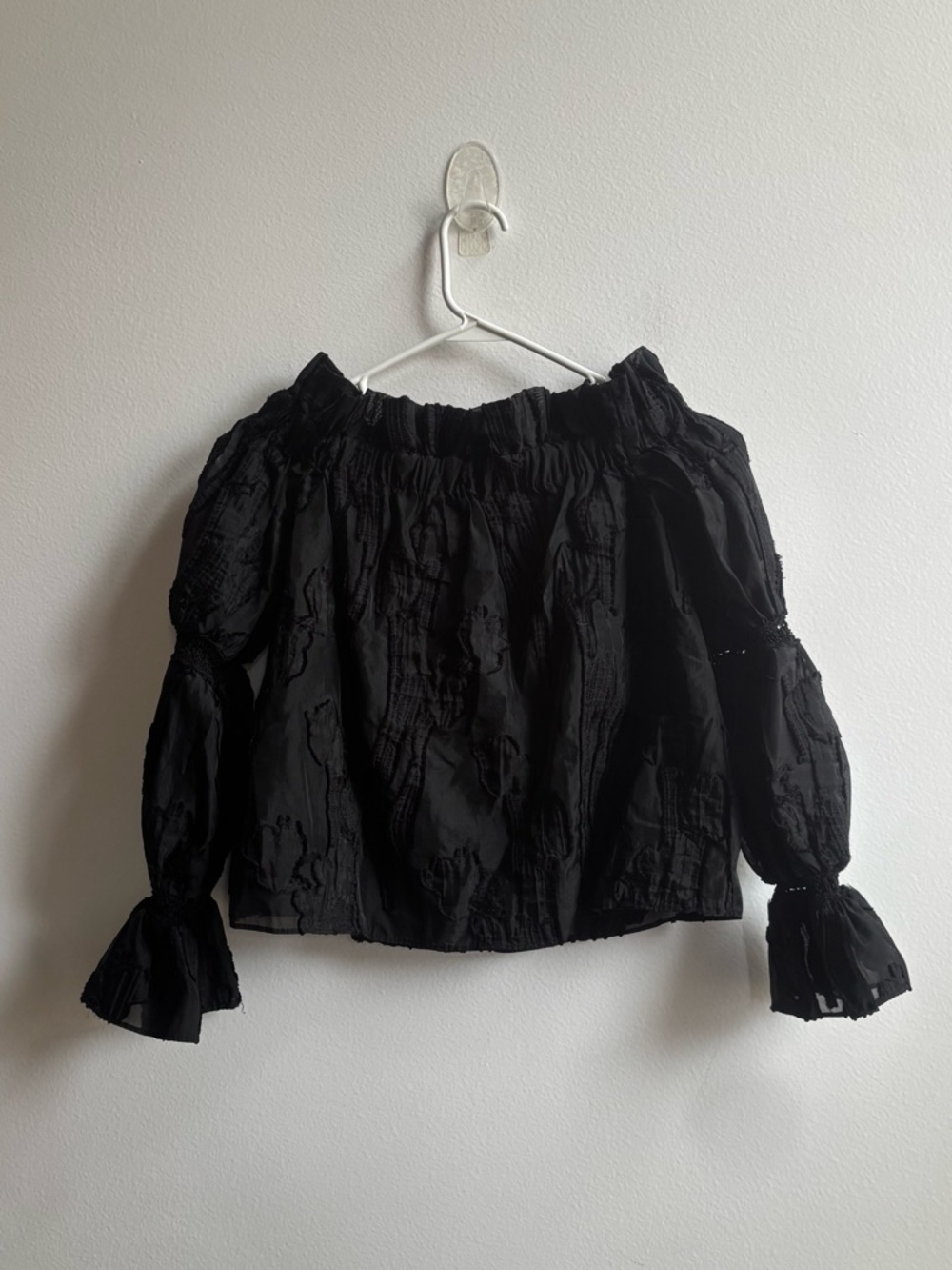 Alexis | Off Shoulder Ruffle Top - Picture 4 of 6